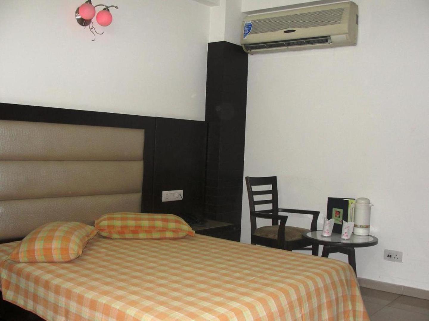 Hotel Chanchal Continental - 02 Mins From New Delhi Railway Station Nova Deli Exterior foto