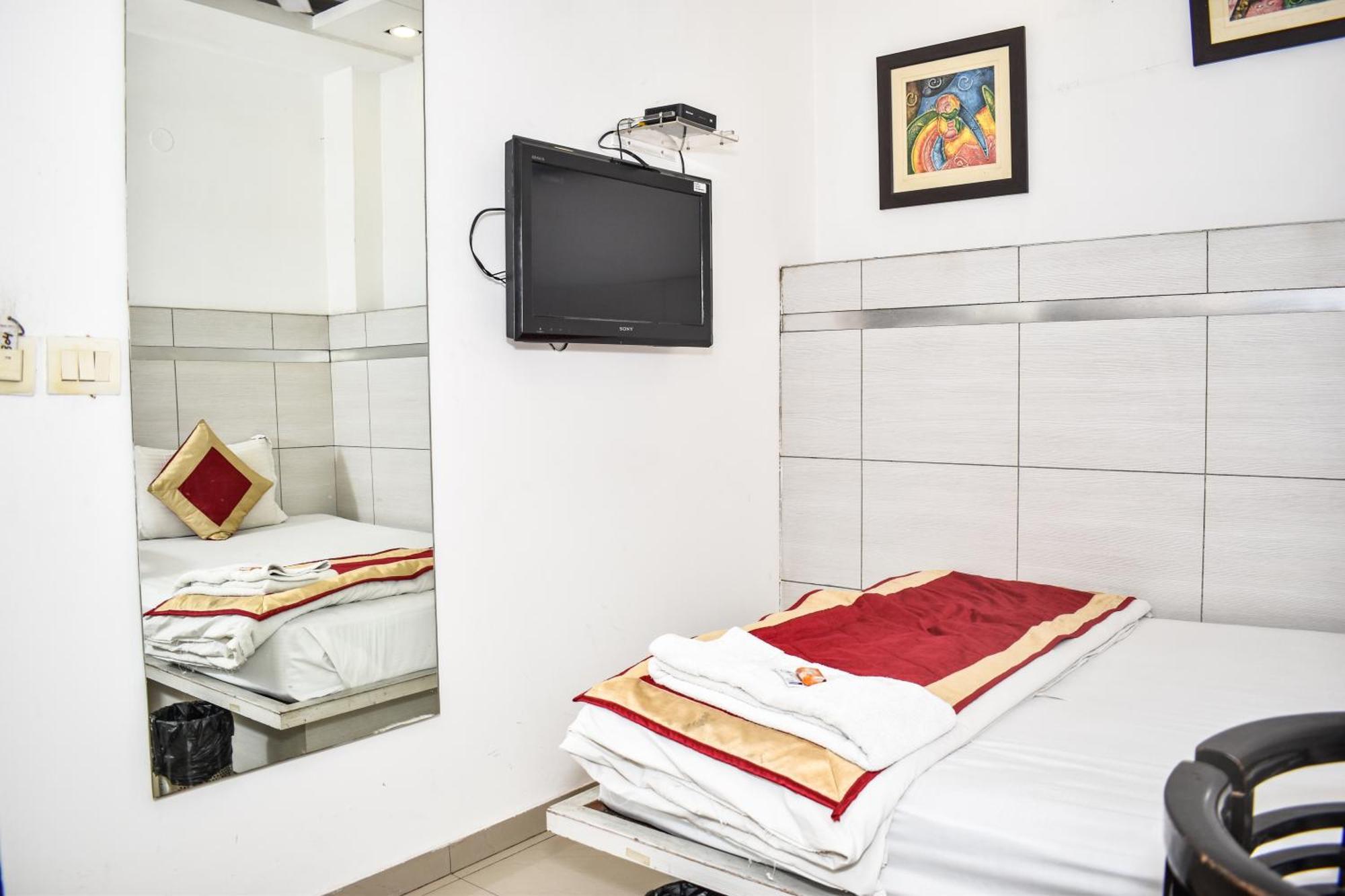 Hotel Chanchal Continental - 02 Mins From New Delhi Railway Station Nova Deli Exterior foto