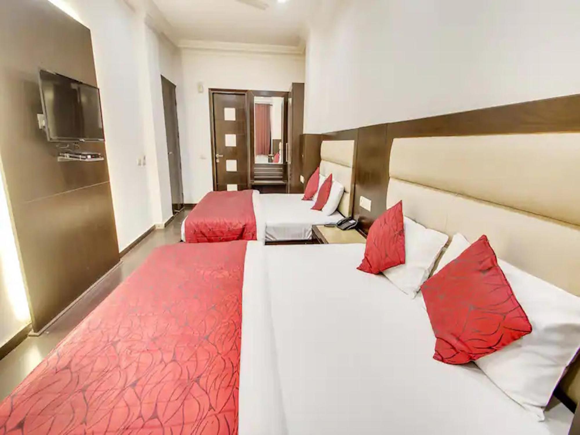 Hotel Chanchal Continental - 02 Mins From New Delhi Railway Station Nova Deli Exterior foto